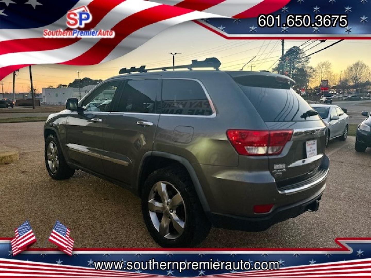 2011 GRAY JEEP GRAND CHEROKEE OVERL (1J4RR6GG5BC) , located at 922 W. Beacon St., Philadelphia, MS, 39350, (601) 650-3675, 32.770447, -89.127151 - Photo#3